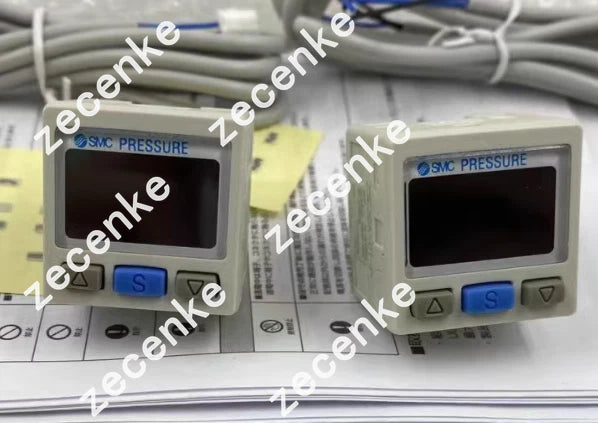1PC NEW SMC Digital Display Pressure Switch ZSE40A-C4-T