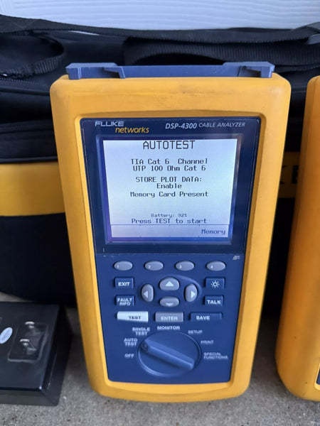 Fluke Networks DSP4300 Cable Analyzer Kit with Accessories (Tested)