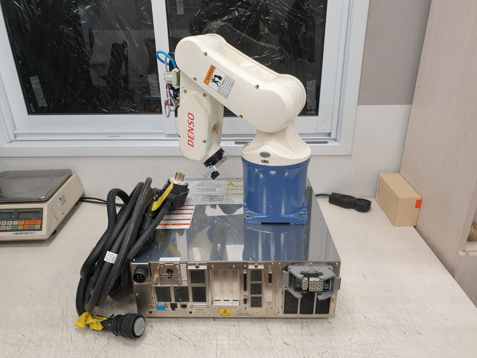 DENSO WAVE VP-5243E/GM Robot Control