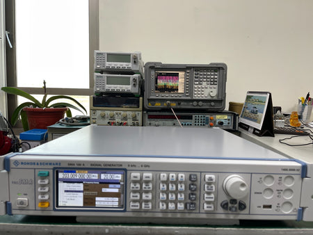 Rohde &amp; Schwarz SMA100A 9kHz - 6GHz Analog Signal Generator _ 103071-aV