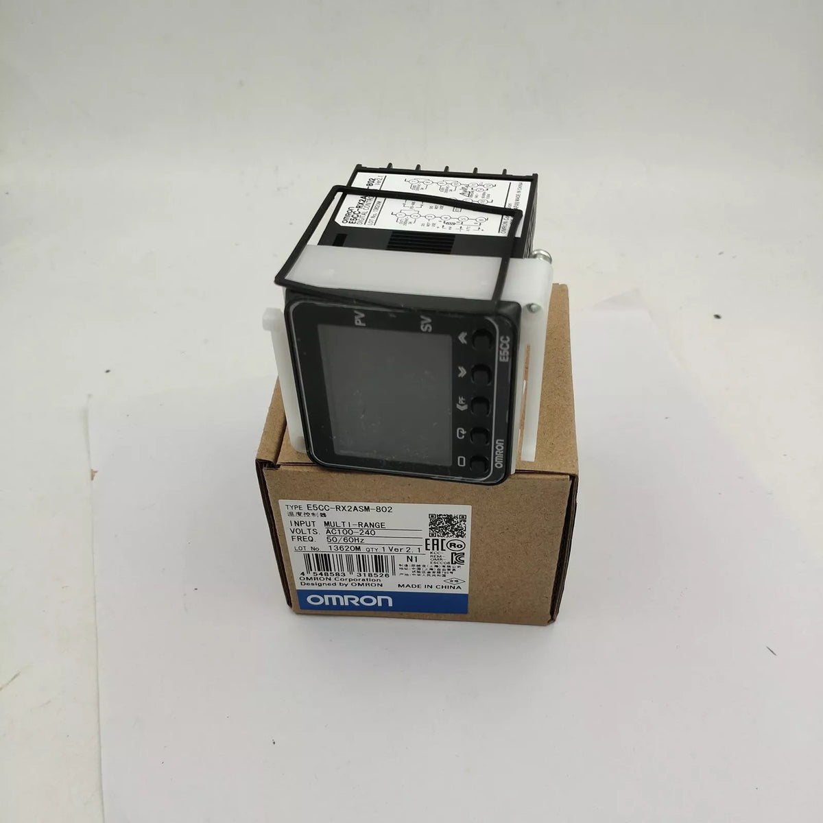 OMRON E5CC-RX2ASM-802 Temperature Controller in Box