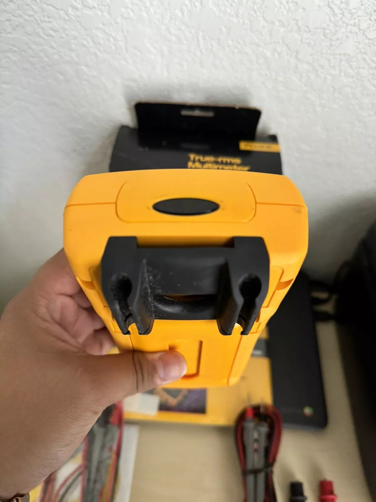 Fluke 187 True RMS Multi Meter with Leads & Calibration Certificate