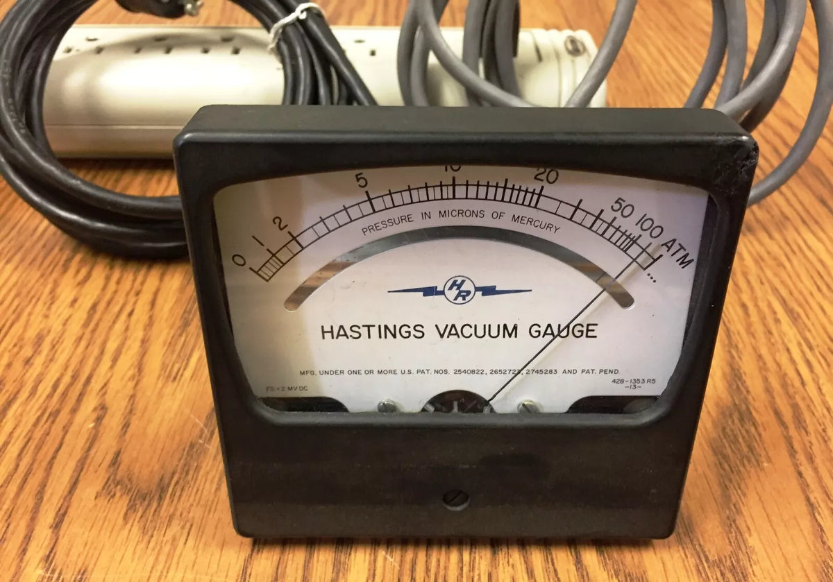 Teledyne Hastings VT-5 Analog Vacuum Gauge Controller with 8' Power & Gauge Cables