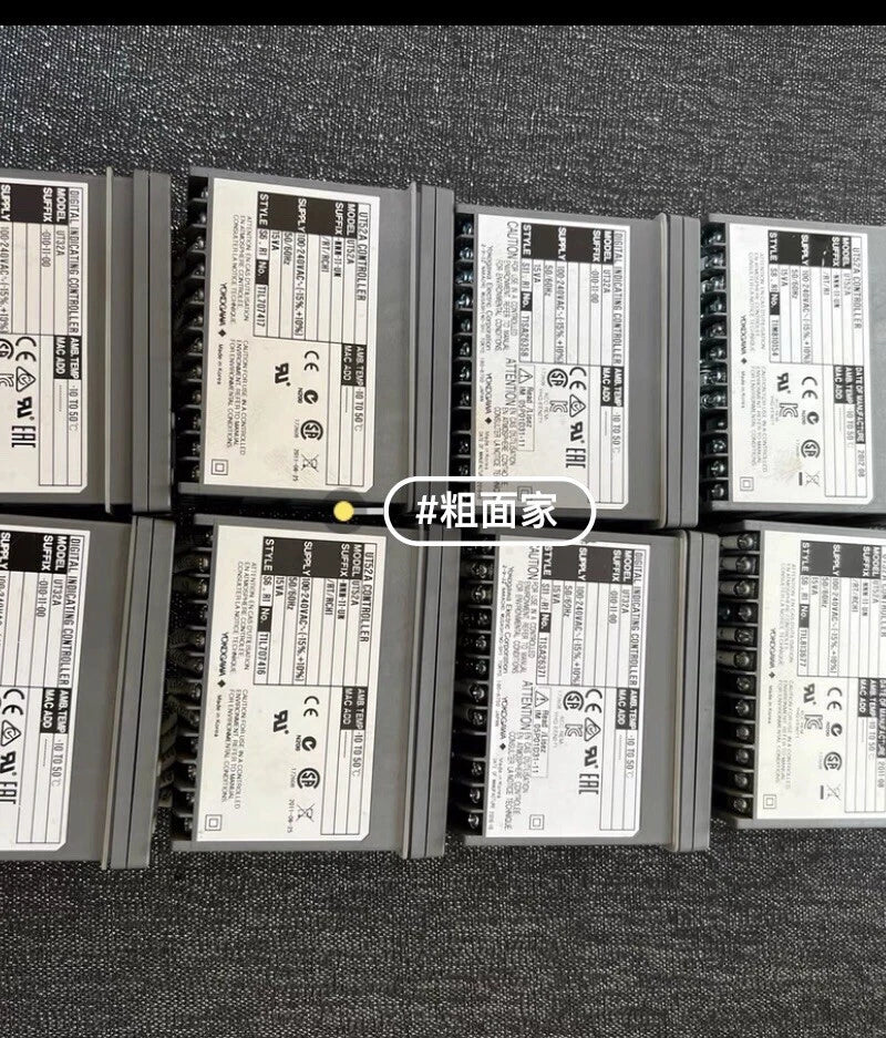 Yokogawa UT52A-NNN-11-U N Controller