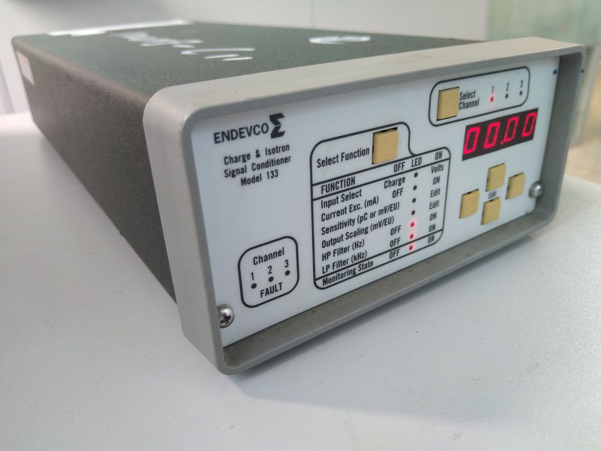 Endevco Charge & Isotron Signal Conditioner model 133 - XG eqpt