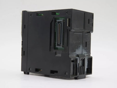 Keyence KV-7500 Programmable Logic Controller CPU Module 24 VDC Power Voltage