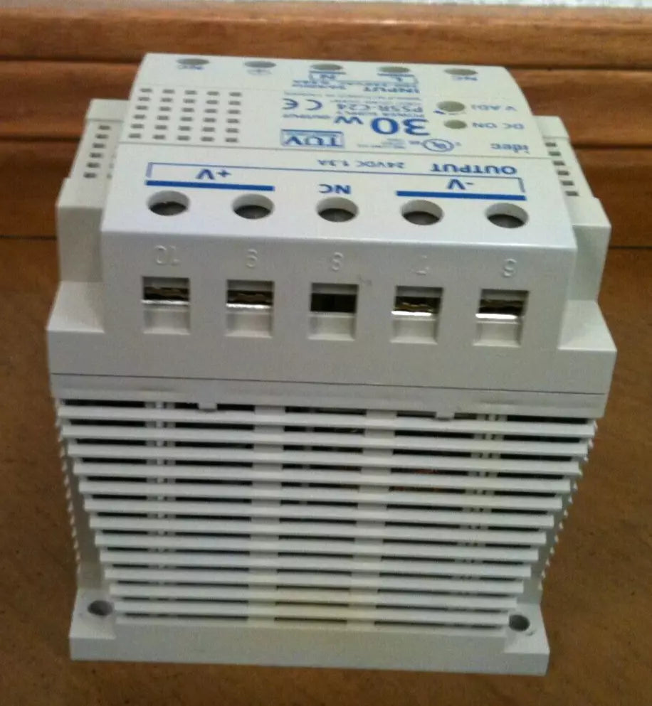 Idec PS5R-C24 Power Supply 24VDC 1.3A 30W
