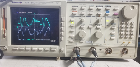 Tektronix TDS754C 500 MHz Digital Storage Oscilloscope