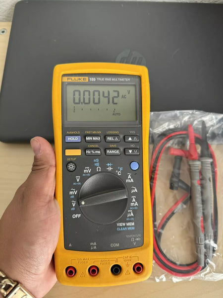 FLUKE 189 True RMS Multimeter with Lead Set