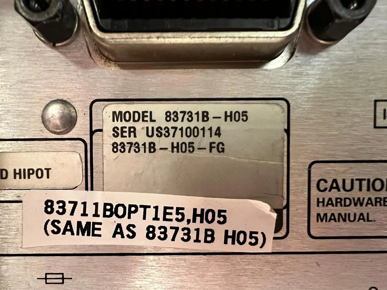 Agilent Keysight 83711B Synthesized CW Generator 1-20GHz SN US37100114 AS-IS