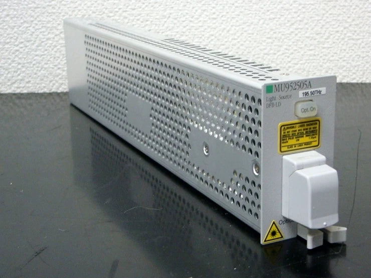 ANRITSU MU952505A 1530nm-1535nm +10dBm DFB-LD Light Source