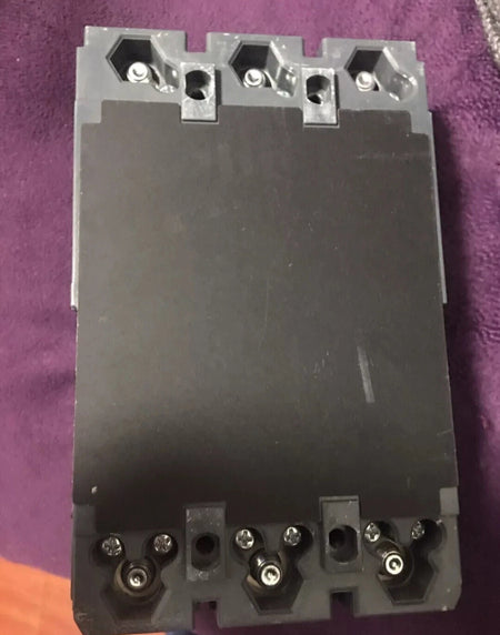 EZD160/250, 3P 125A Circuit Breaker: Features Triple Pole Configuration 125A Rating