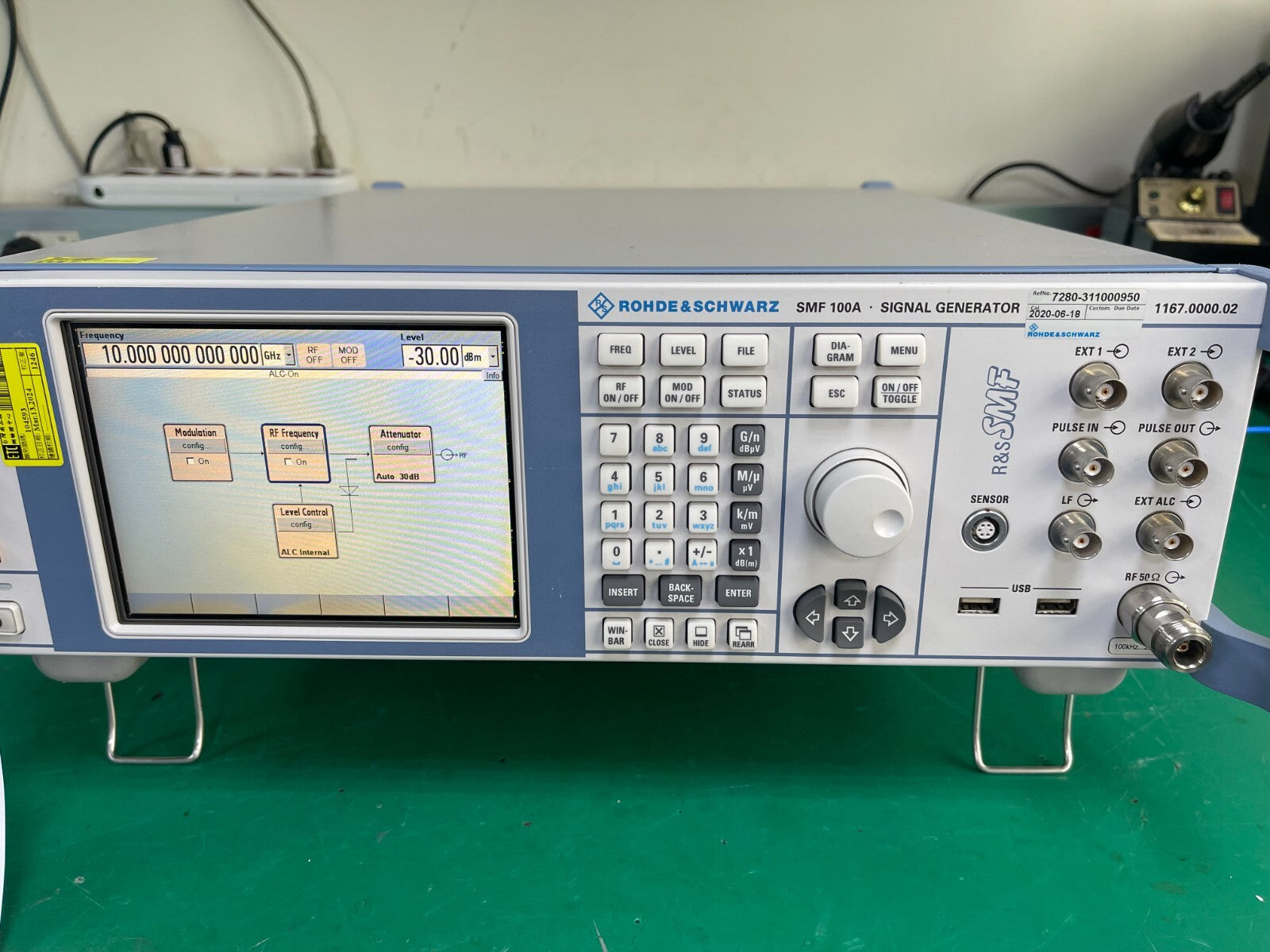 Rohde & Schwarz SMF100A Microwave Signal Generator 100KHz-22GHz
