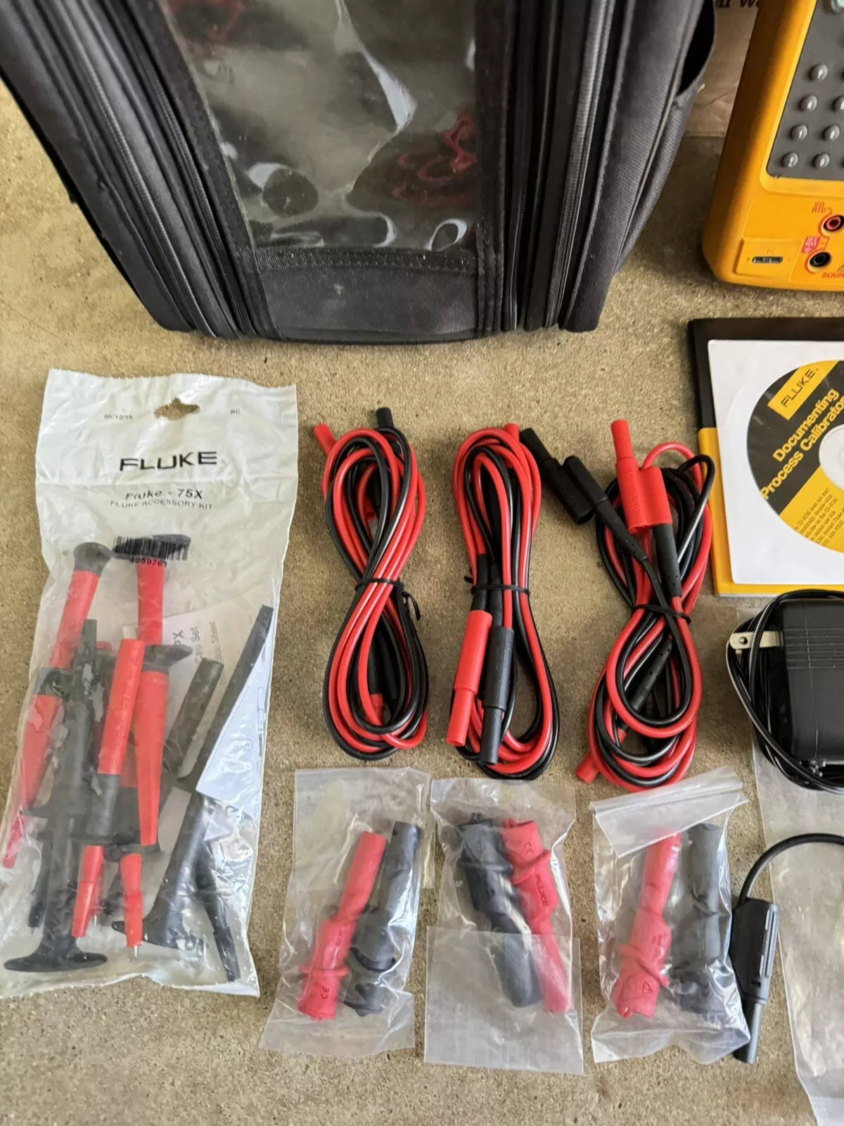 Fluke 754 Documenting Process Calibrator with HART Communication