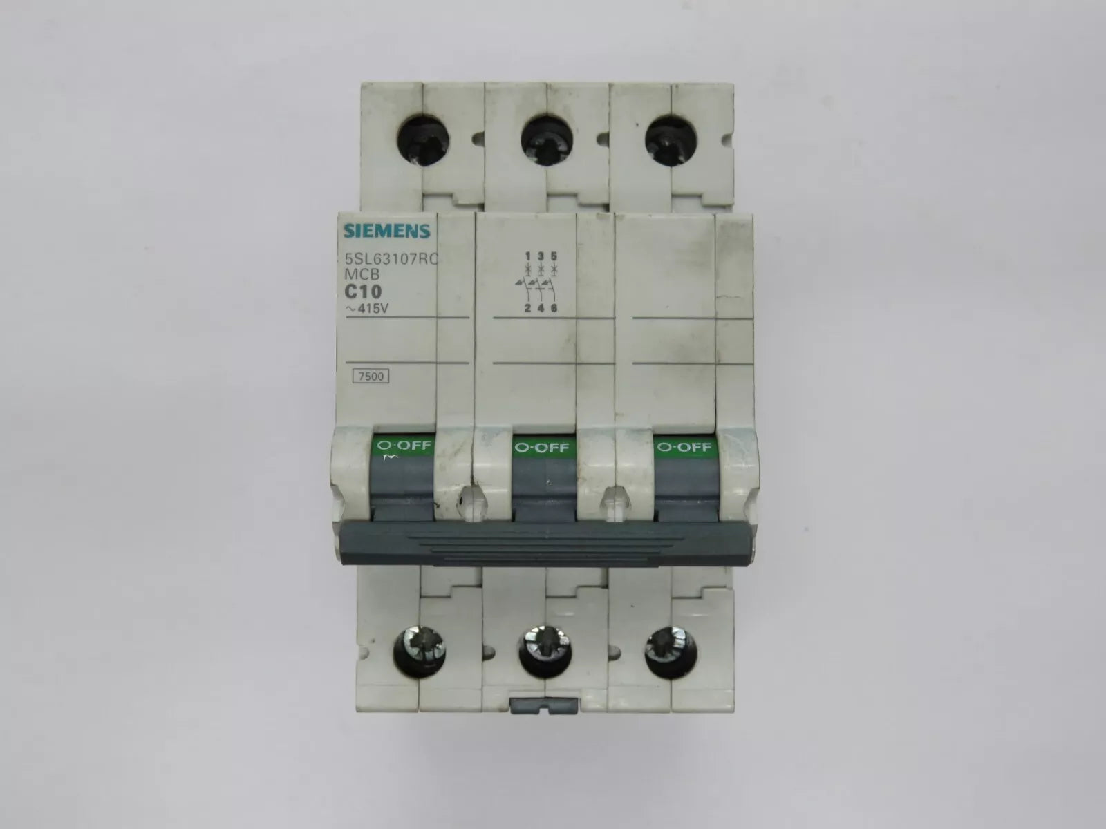 SIEMENS 5SL63107RC MCB Circuit Breaker 3A 3 Pole 7.5 kA, C-Curve