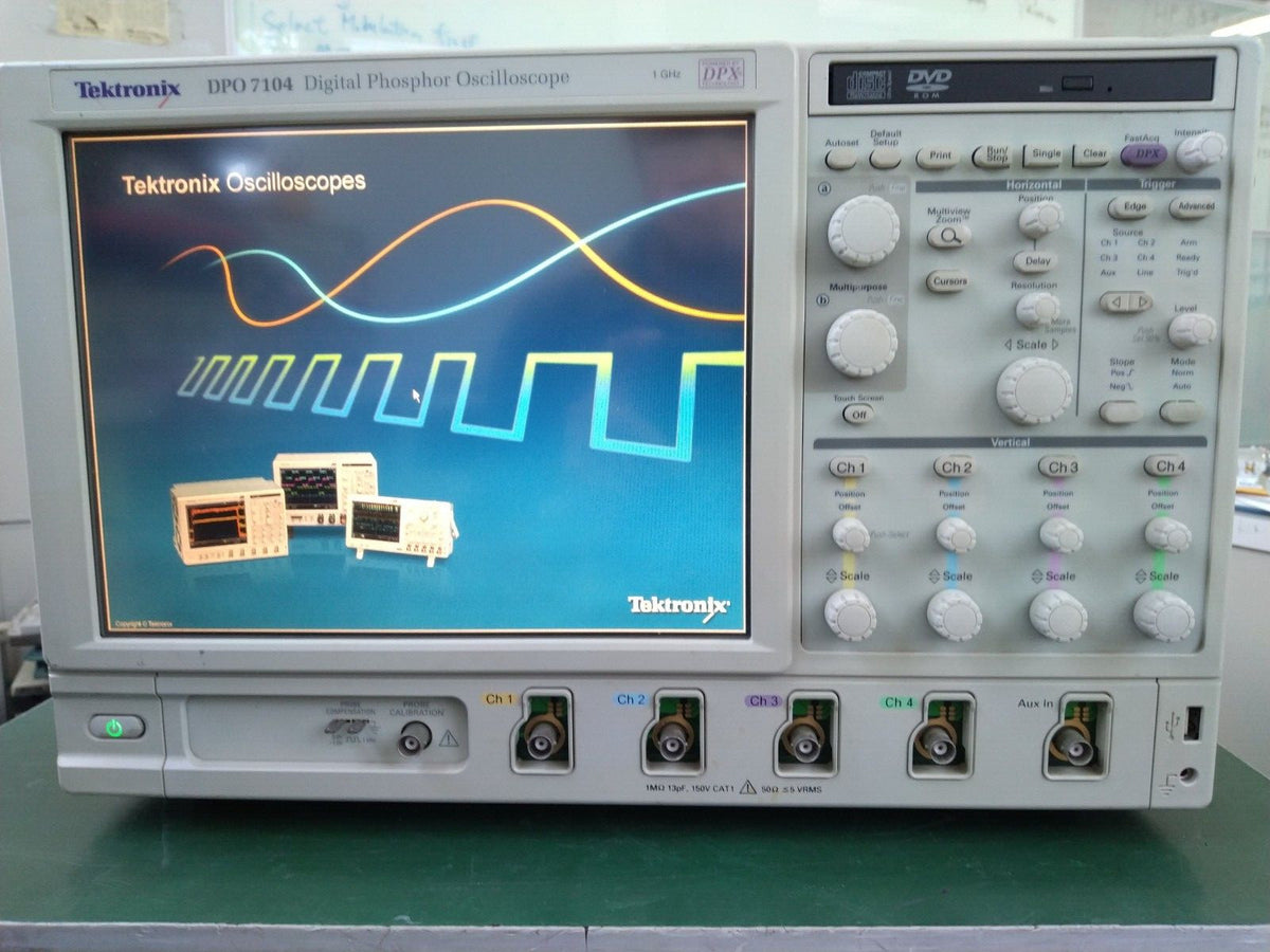 Tektronix DPO7104 Digital Phosphor Oscilloscope 1GHz , 4Ch , 20Gs/s_B067262 - XG eqpt