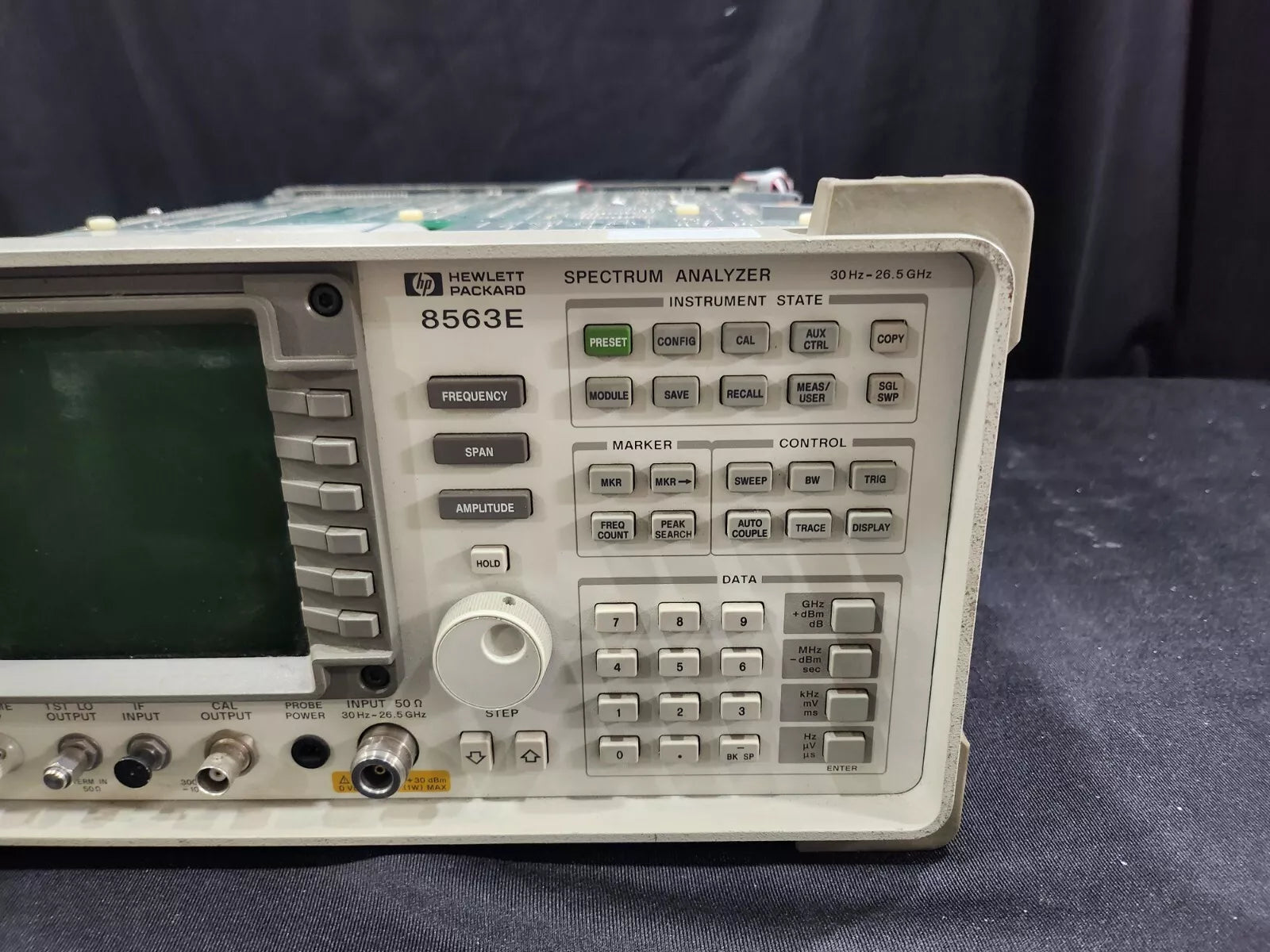 HP 8563E Spectrum Analyzer 30Hz to 26.5GHz Not Working - No Case (4071)