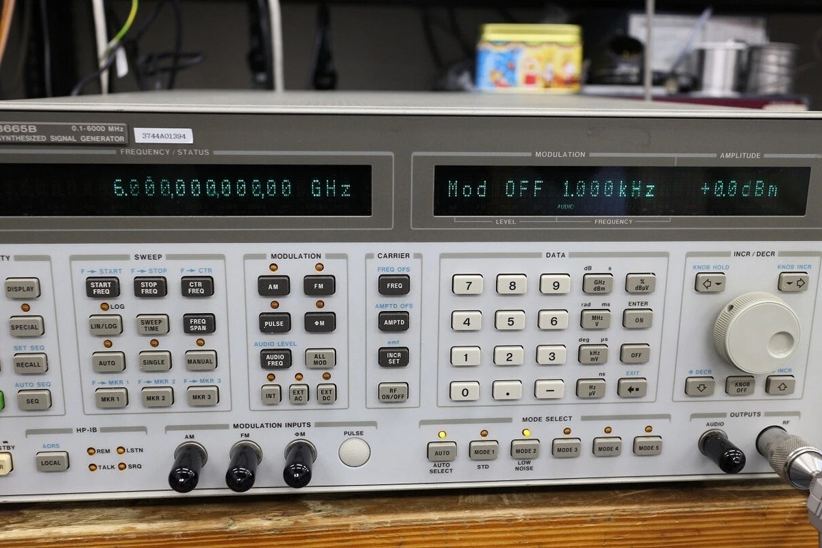 HP 8665B /001/004 100KHz -6GHz Signal Generator