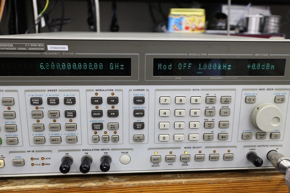 HP 8665B /001/004 100KHz -6GHz Signal Generator