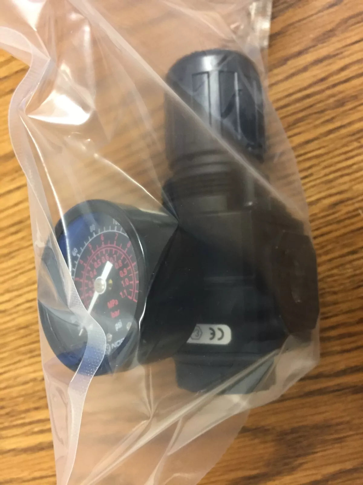 Norgren R73G-3AK-RMG Pressure Regulator with 18-013-209 1-1/2 Pressure Gauge