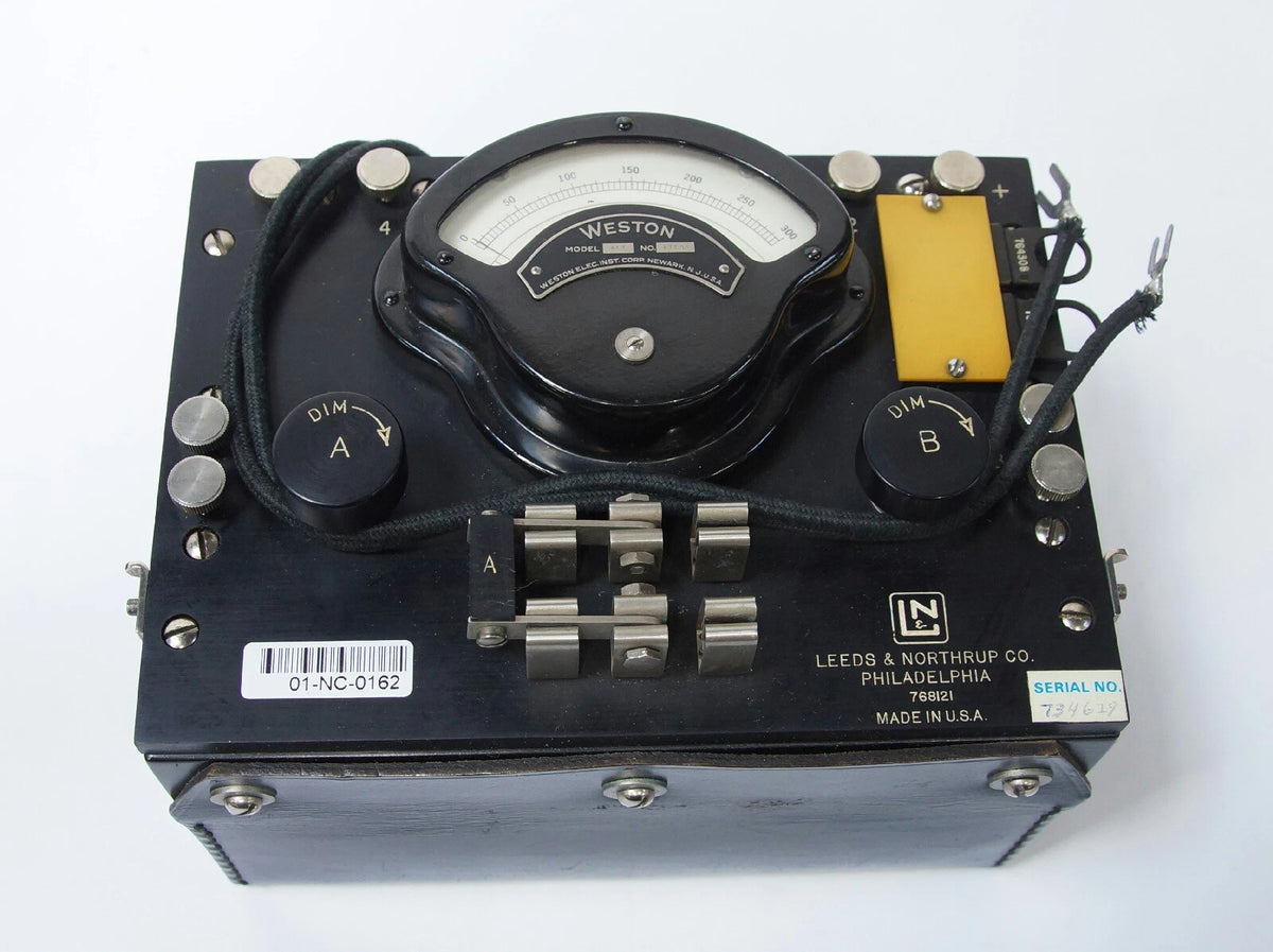 Vintage Macbeth Illuminometer with Weston Model 267 Mil-Ammeter