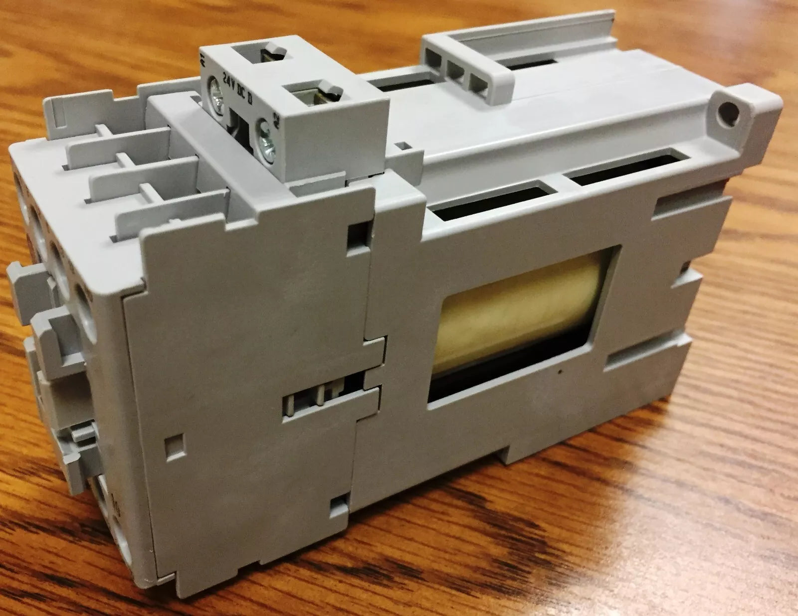 Allen Bradley 100-C23DJ10 Series C 4 Poles Contactor 24DVC