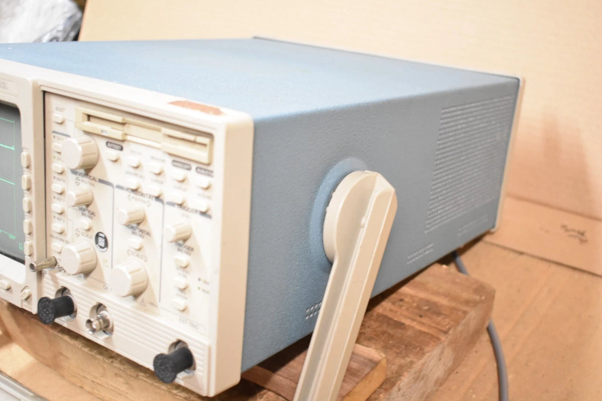 Anainstr Compact Digital Multimeter with Auto-Ranging Function