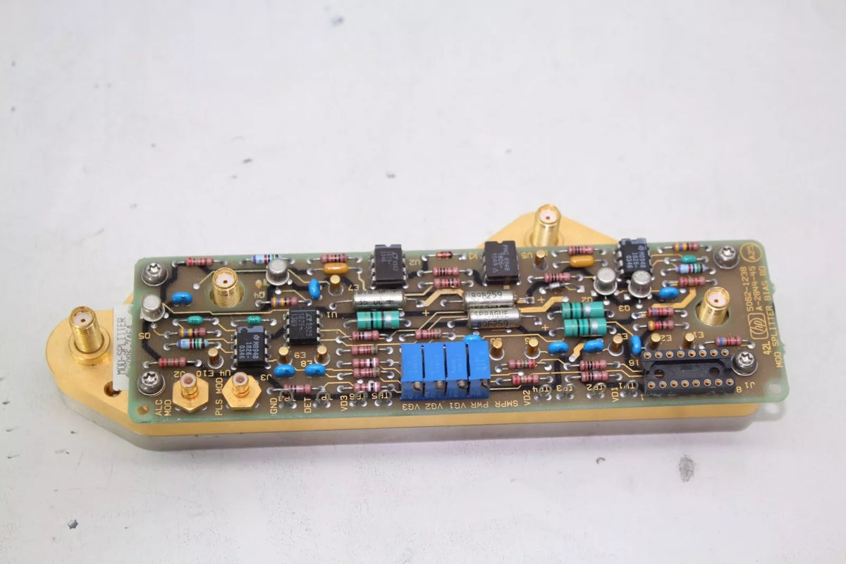 Agilent HP 83631A Signal Generator Mod Splitter Bias Bd 5062-7464