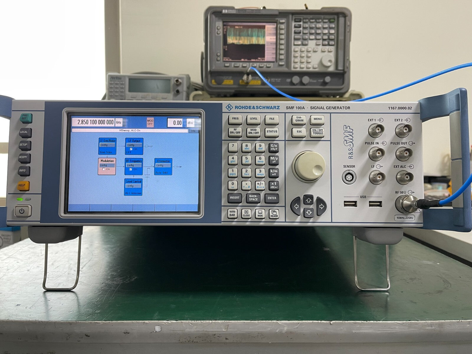 Rohde & Schwarz SMF100A microwave signal generator 100KHz-22GHz _1181 - XG eqpt