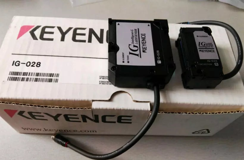 KEYENCE IG-028 IG028 Laser Sensor with Expedited Shipping