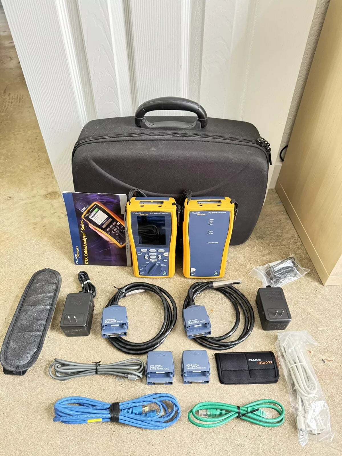 Fluke Networks DTX-1800 Cable Analyzer Kit with DTX-CHA001A CAT6 Channel Adapters