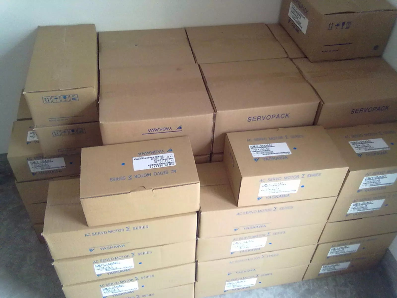 YASKAWA SGM-02A312-Y1 AC Servo Motor SGM02A312Y1