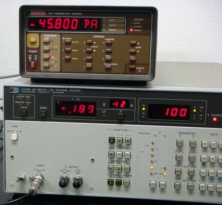 HP 4140B  pAmeter/DC Voltage Source