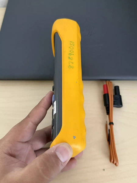 Fluke 54 II Digital Thermometer with Probe