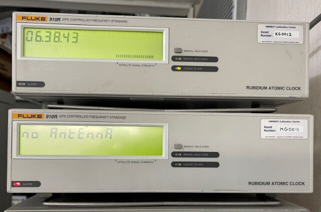 Fluke 910R GPS Controlled Frequency Standard _ 624 or _646