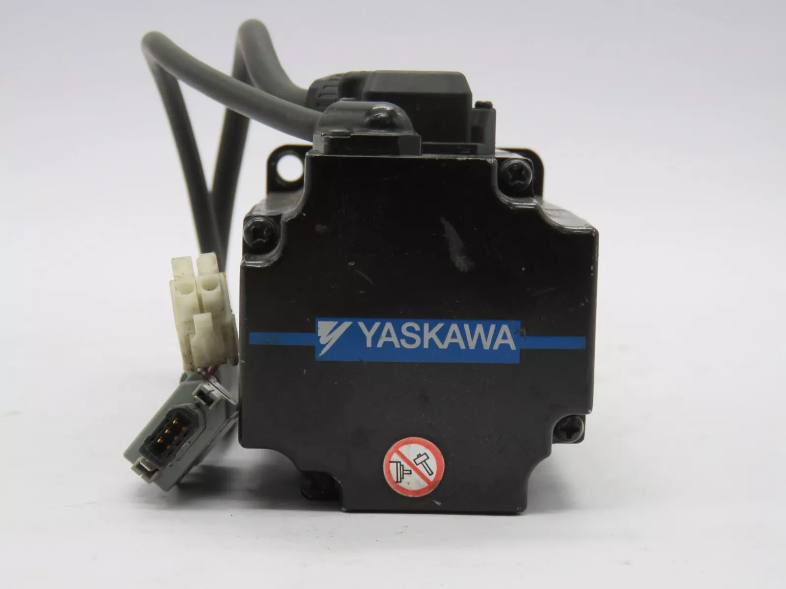 Yaskawa SGM7J-04AFC6S Servo Motor High Speed 200 VAC