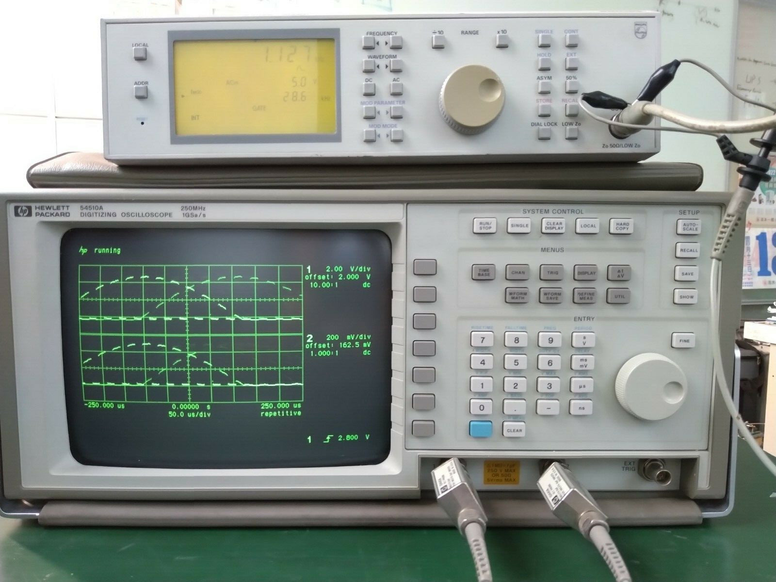 HP 54510A Digitizing Oscilloscope 250MHz, 1GSa/s w/HP 10441A probes *2pcs - XG eqpt