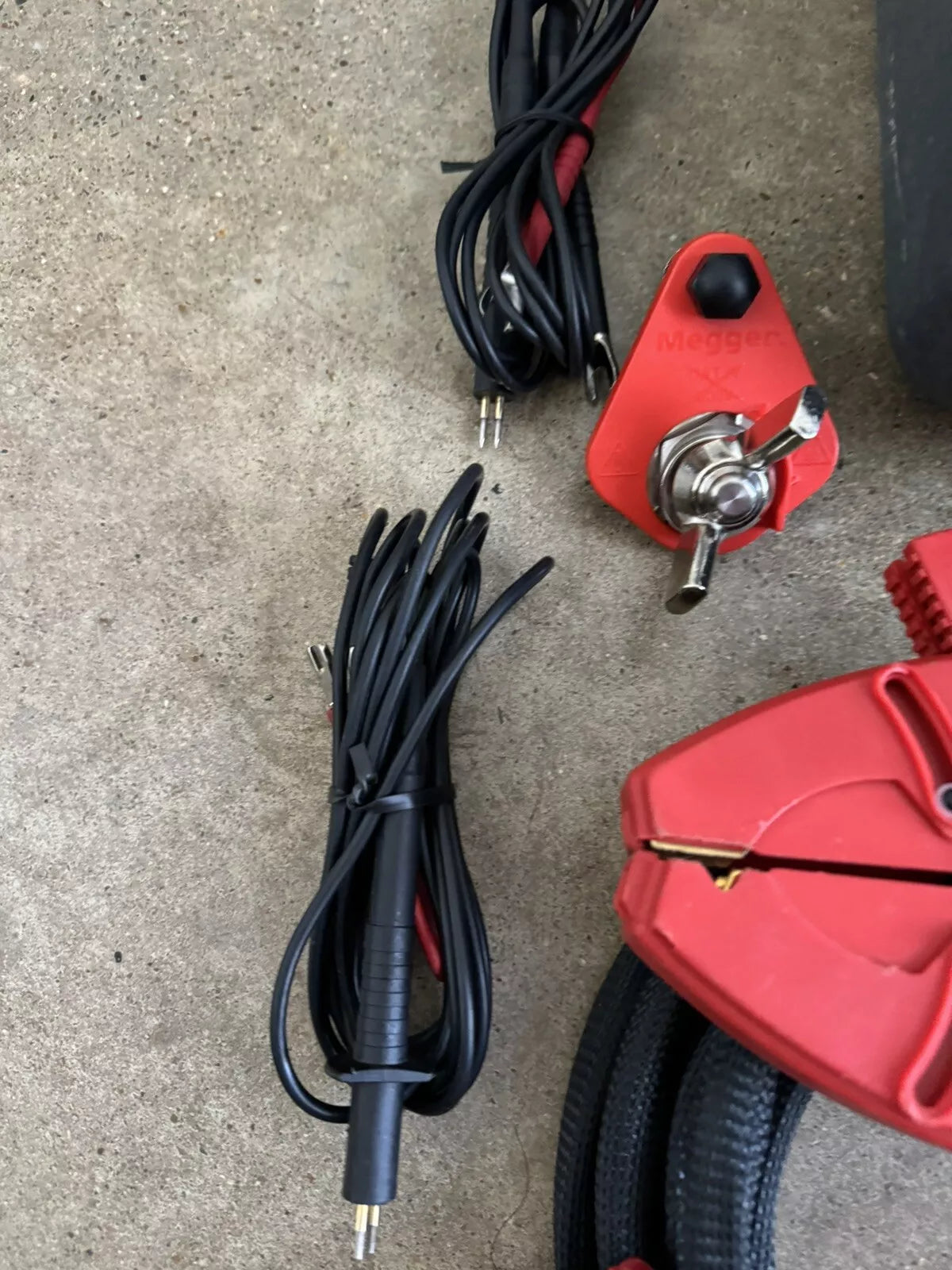 Megger DLRO100X DLRO100XB Digital Low Resistance Ohmmeter & Kelvin Clamp