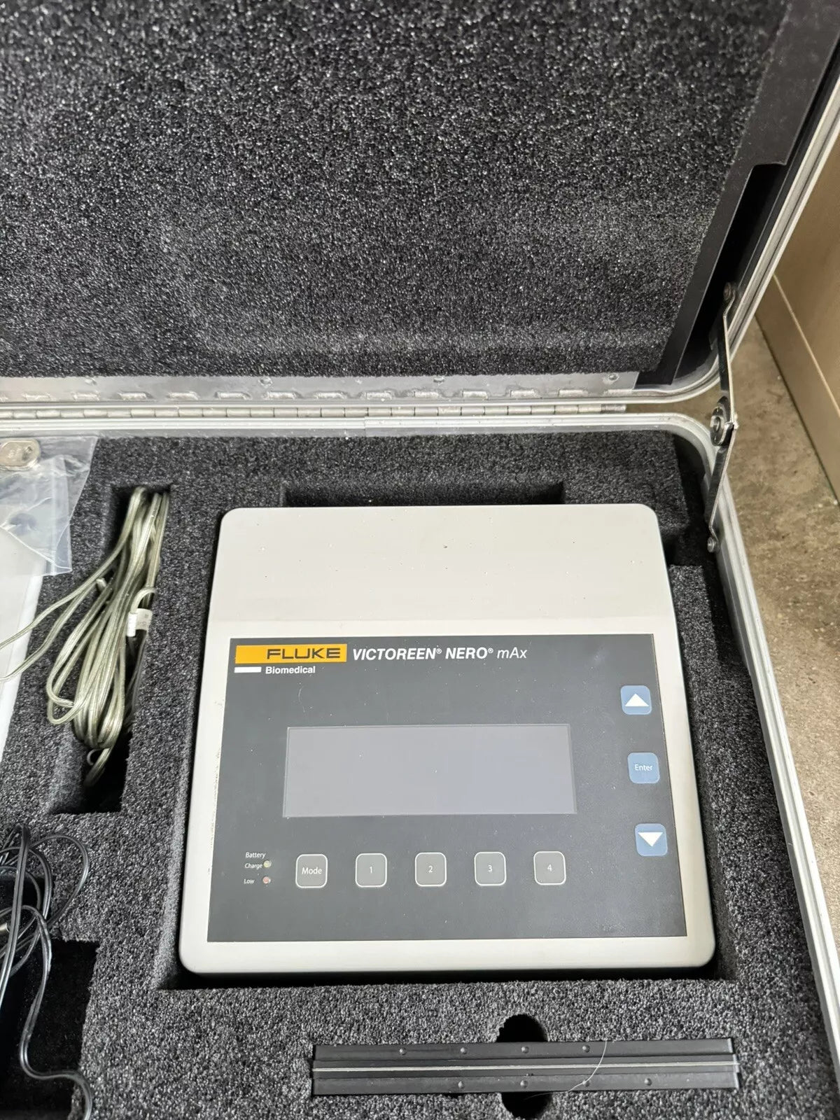 Fluke Biomedical 8000 Victoreen Nero Max X-Ray with Case