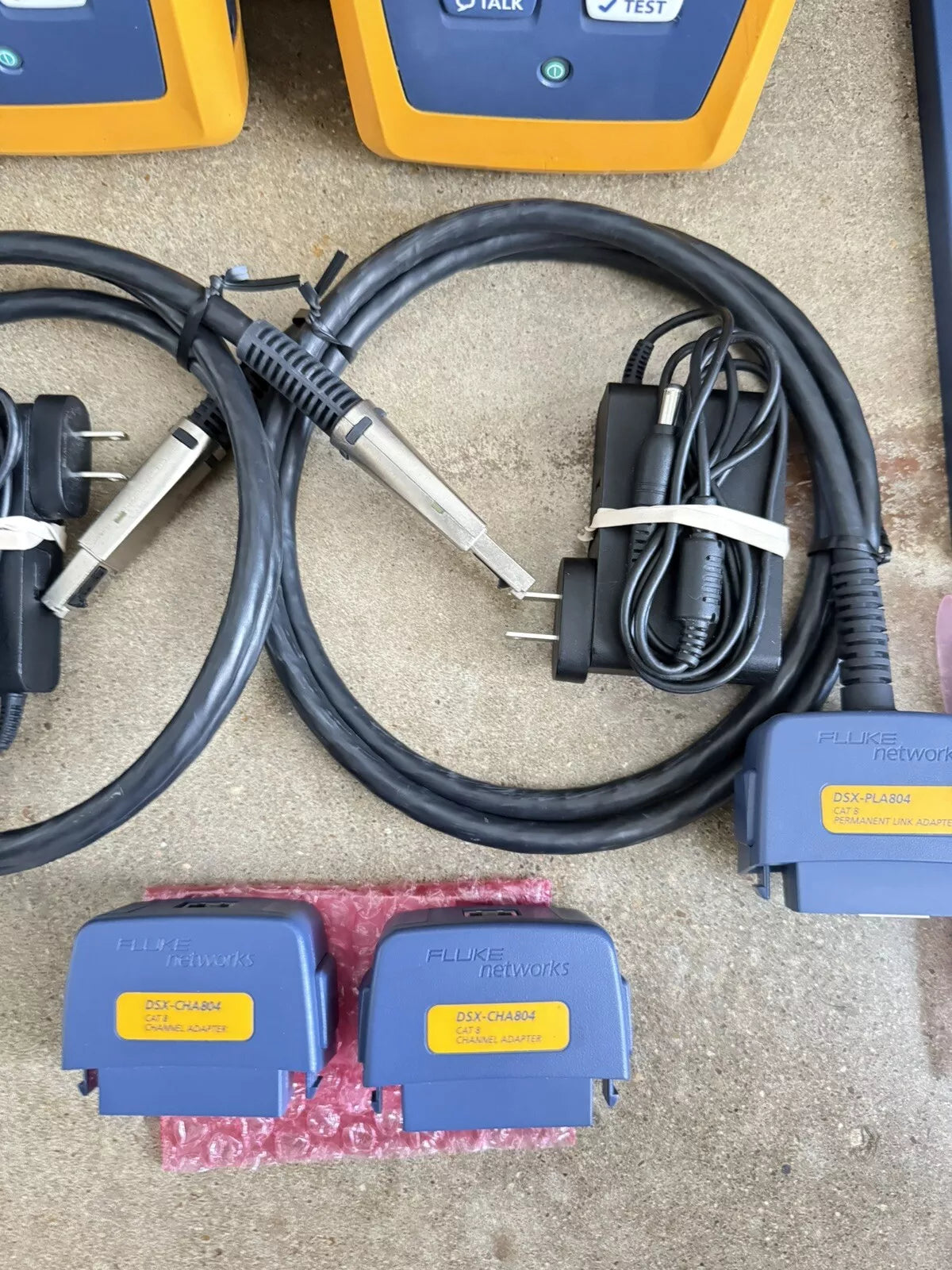 FLUKE Networks DSX-8000 Cable Certifier Tester Kit (Calibrated 2022)