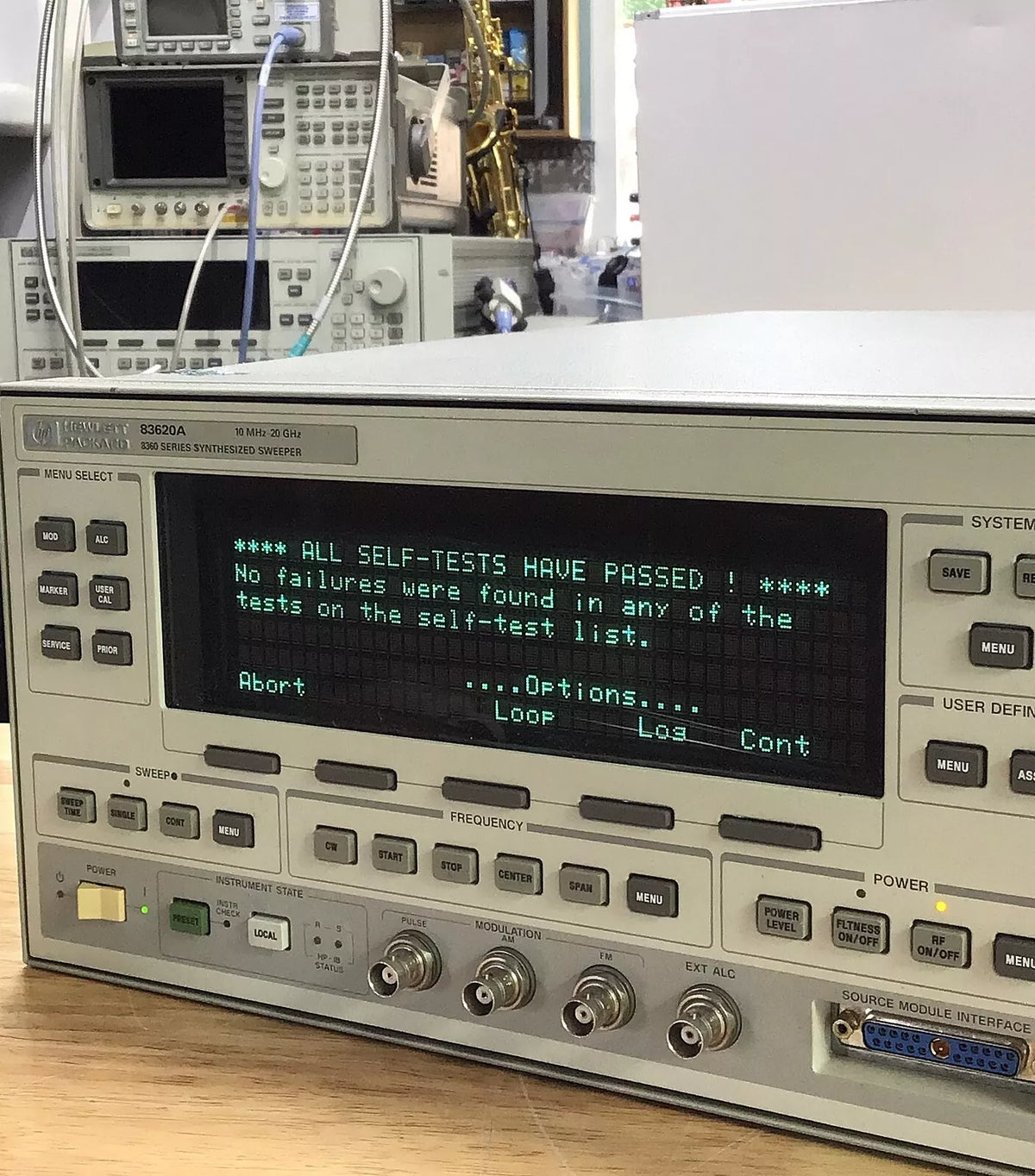 Agilent HP 83620A 20GHz Synthesized Sweep Generator with Calibration, Opt: 001,008