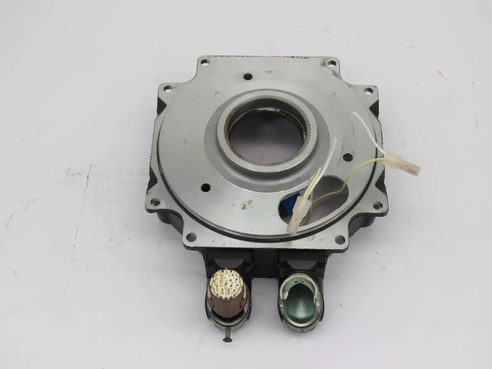 AB MPM-B1651C-MJ74AA Medium-Inertia Servo Motor with Back Casing and Connector