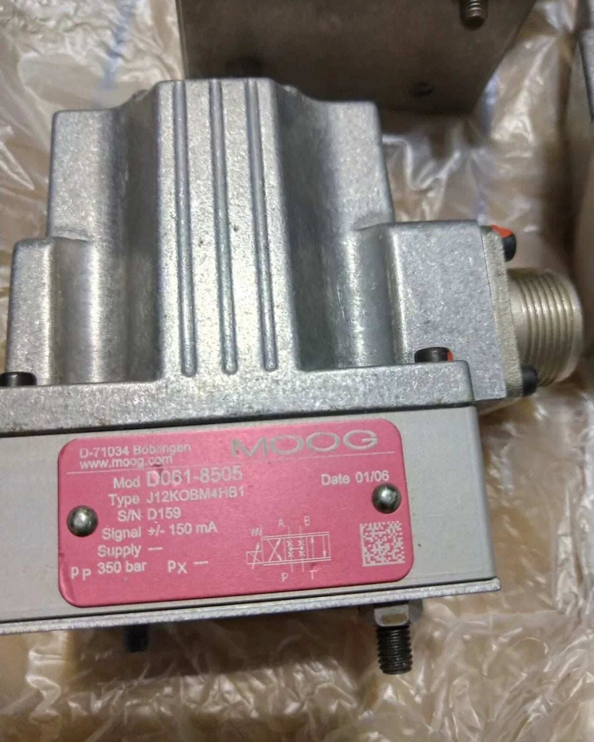 Moog D061-8505: Heavy-Duty Ball Joint for Enhanced Performance