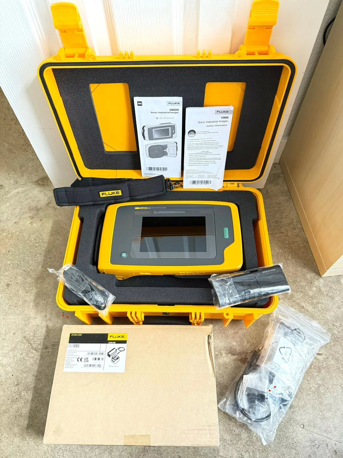 FLUKE ii900 Industrial Acoustic Imager with Batterie & Charger