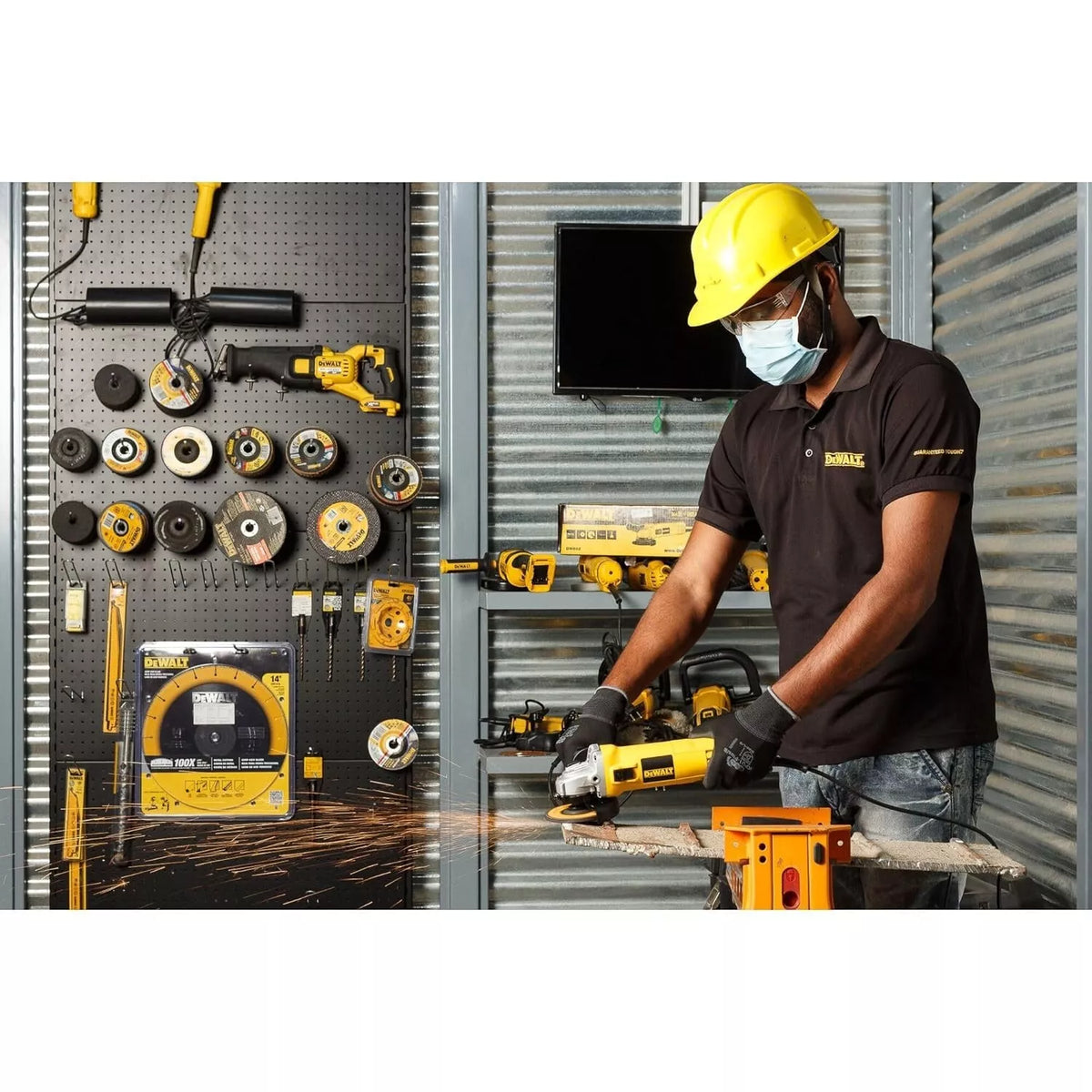 DEWALT DW802-IN 850W 4 (100mm) Heavy Duty Angle Grinder with Spindle 240V