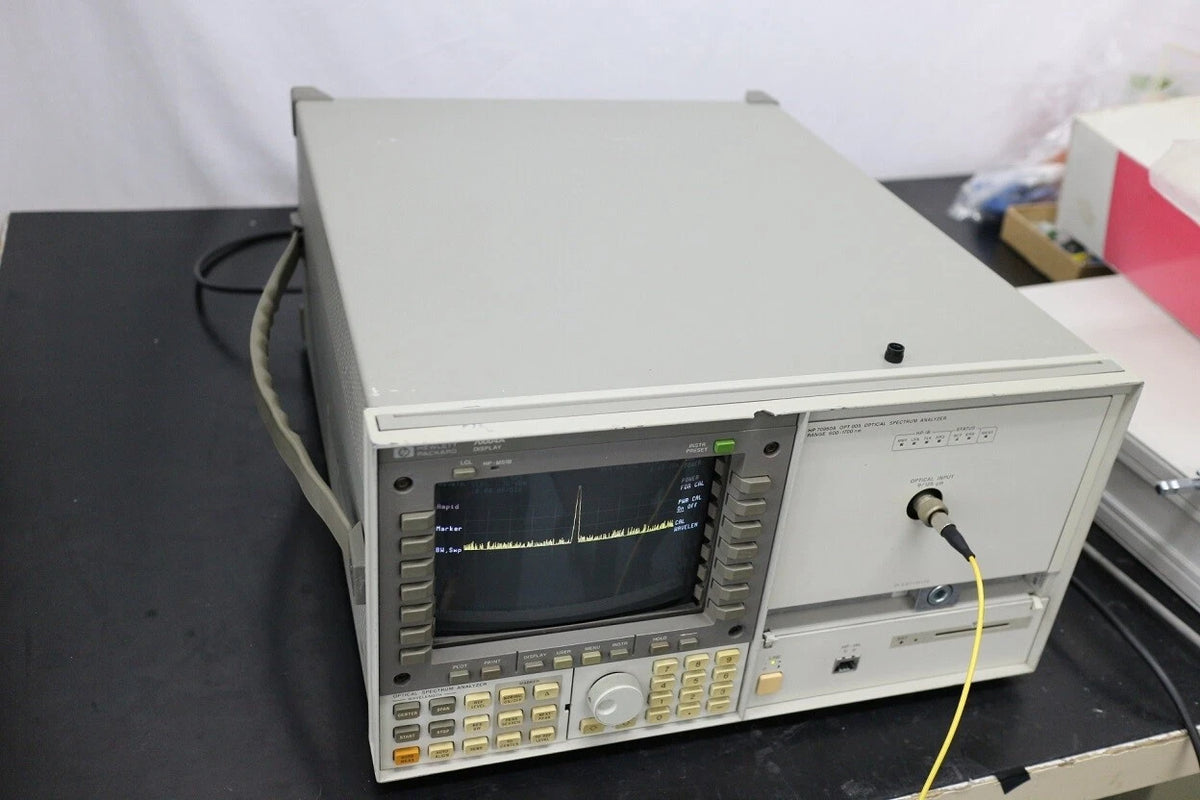 HP 71450A /009 H02 Optical Spectrum Analyzer 600-1700nm