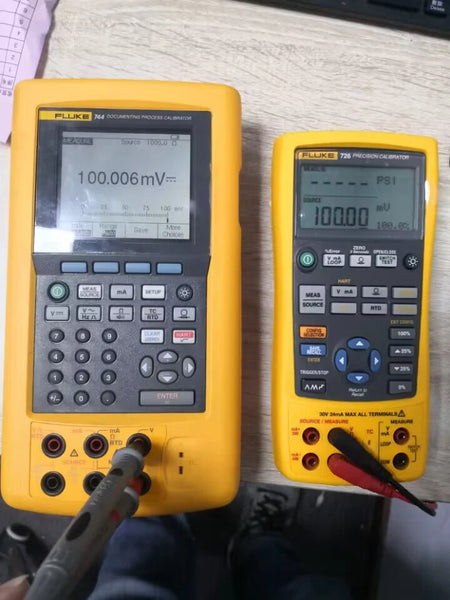 Fluke 744 Documenting Multifunction Process Calibrator