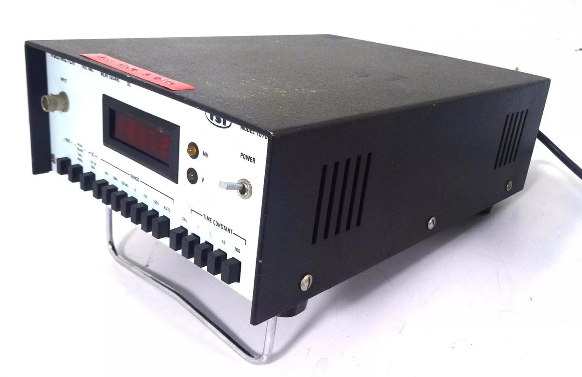 VOLTMETER TRUE MEAN SQUARE DC 1079 - Reliable DC Voltage Meter