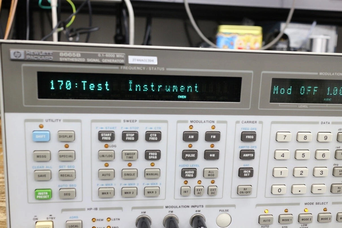 HP 8665B /001/004 100KHz -6GHz Signal Generator