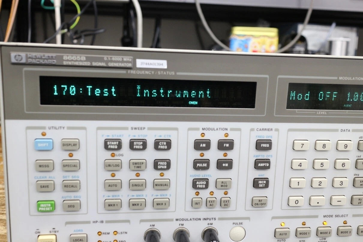 HP 8665B /001/004 100KHz -6GHz Signal Generator